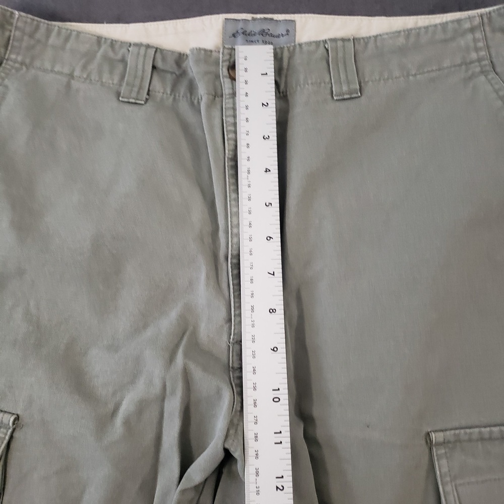 Men's Eddie Bauer Green Cargo Hiking Casual Shorts‎ Size 36 - Picture 4 of 12